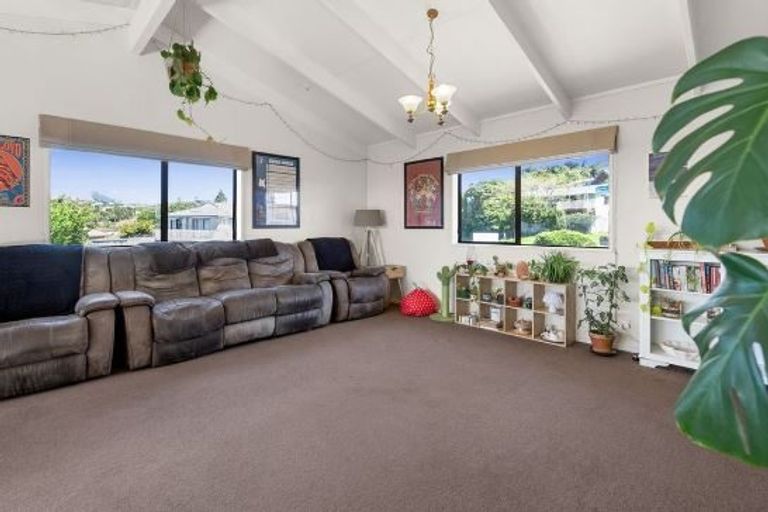 Photo of property in 21 James Cook Drive, Welcome Bay, Tauranga, 3112