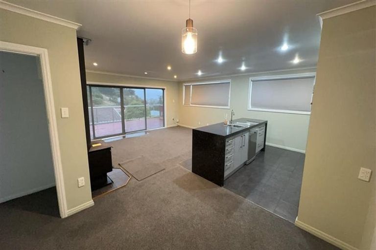 Photo of property in 9 Angle Street, Picton, 7220