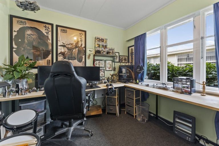 Photo of property in 27 Waterloo Crescent, Hokowhitu, Palmerston North, 4410