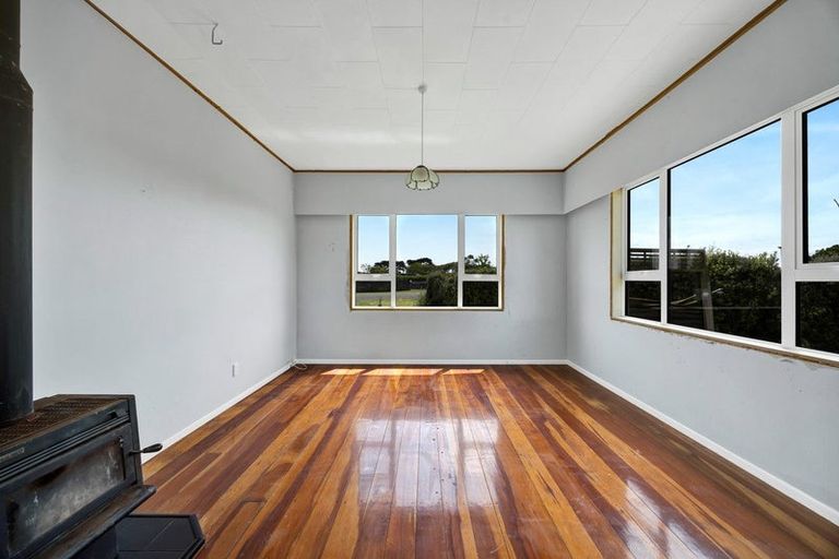 Photo of property in 45 Mcalpine Road, Hawera, 4672