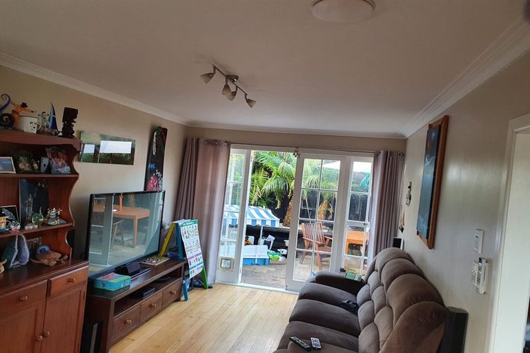 Photo of property in 2/54 Howe Street, Howick, Auckland, 2014