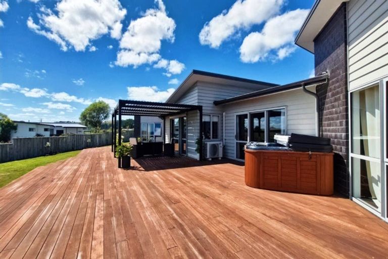 Photo of property in 1 Wilson Road, Urenui, 4375