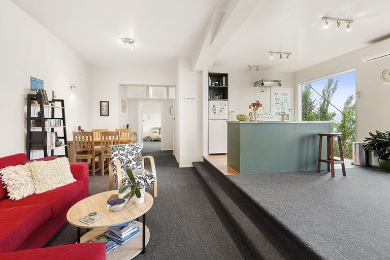 Photo of property in 32 Newport Terrace, Seatoun, Wellington, 6022