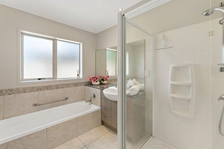 Photo of property in 10c Landon Place, Pukekohe, 2120