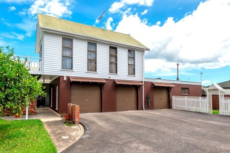 Photo of property in 10 Byrd Street, Levin, 5510
