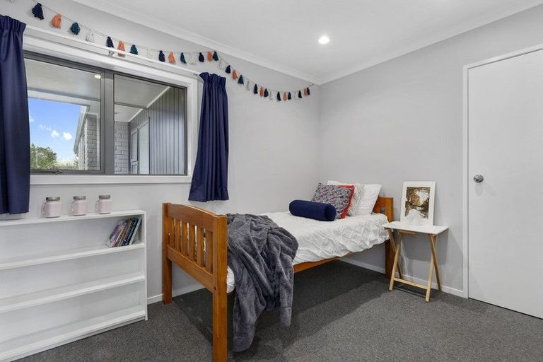 Photo of property in 8 Cooper Place, Chedworth, Hamilton, 3210