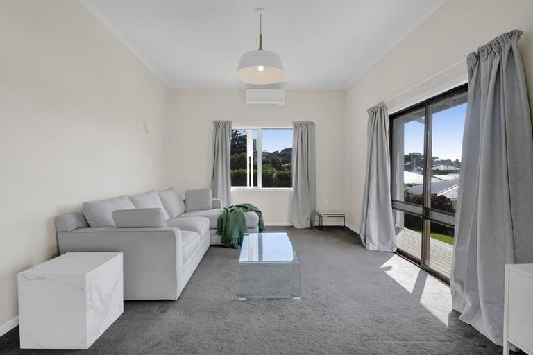 Photo of property in 15e Rospeath Crescent, Spotswood, New Plymouth, 4310