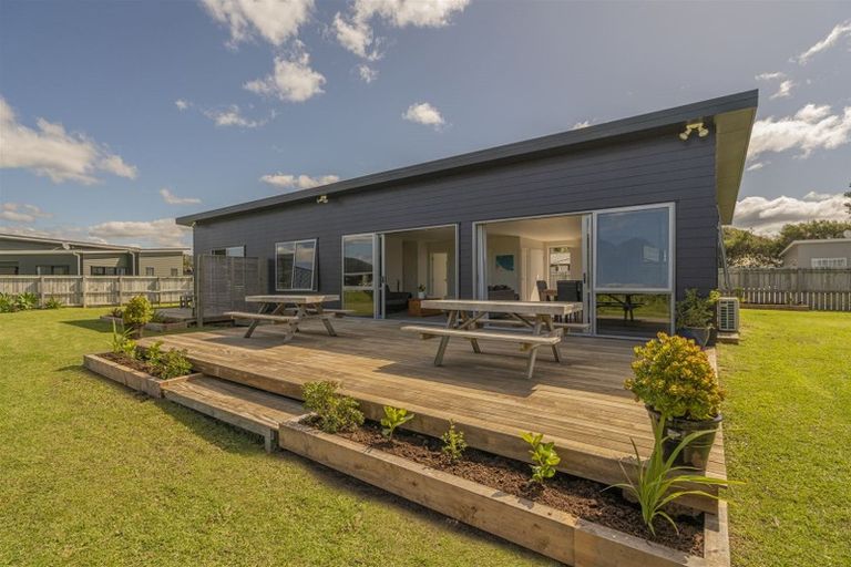 Photo of property in 23 Tairua Palms Place, Tairua, 3508