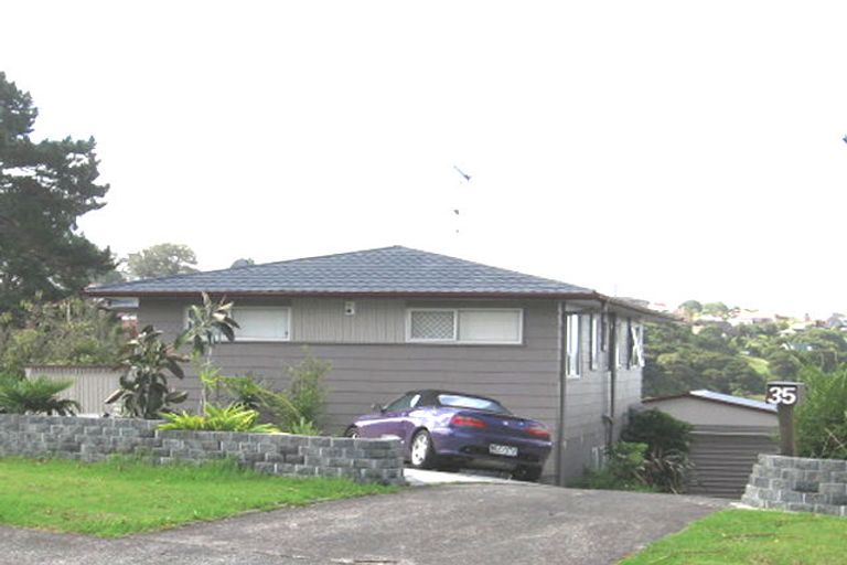 Photo of property in 35 Pipitea Place, Massey, Auckland, 0614