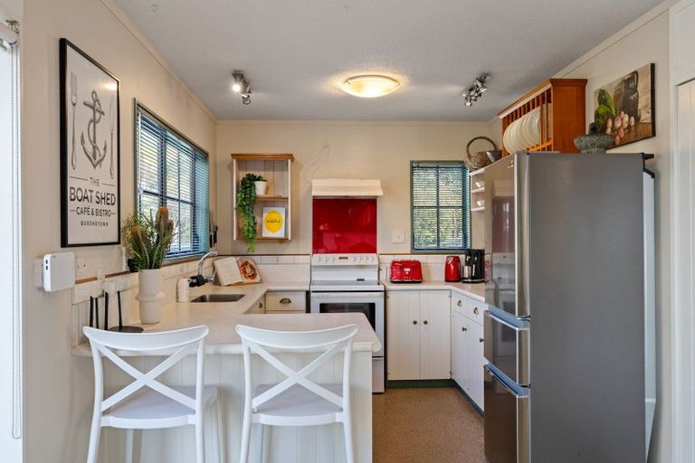 Photo of property in 8a Cassis Place, Crofton Downs, Wellington, 6035