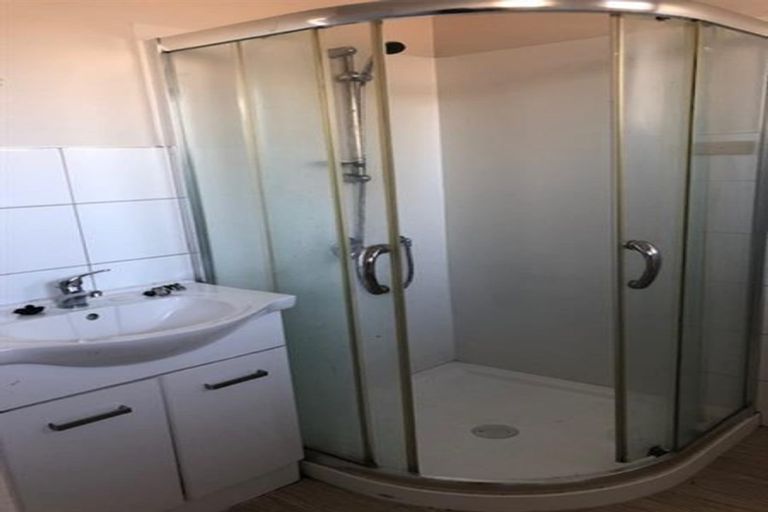 Photo of property in 1/94 Great South Road, Manurewa, Auckland, 2102