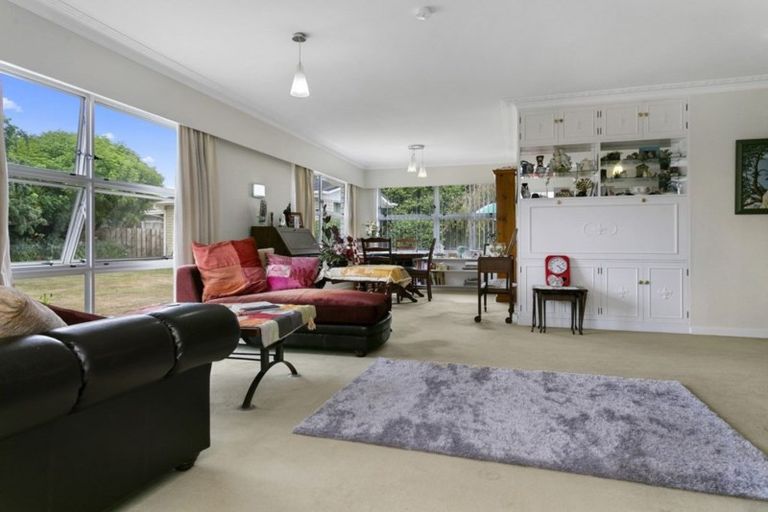 Photo of property in 5 Woodstock Crescent, Leamington, Cambridge, 3432