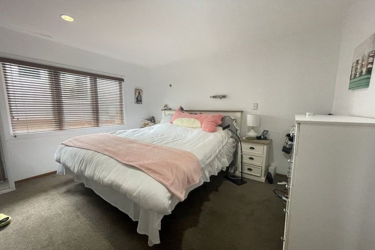 Photo of property in 86 Parr Terrace, Castor Bay, Auckland, 0620