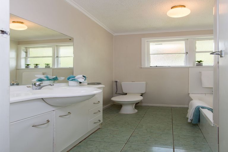 Photo of property in 145 Rathgar Road, Henderson, Auckland, 0610