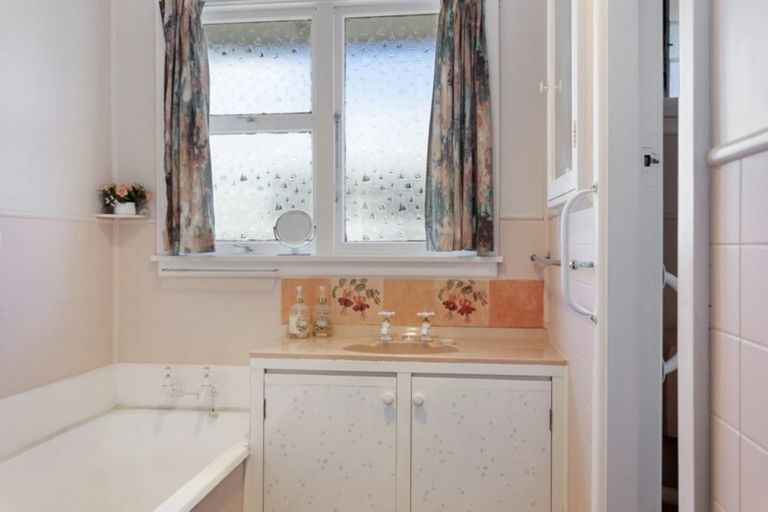 Photo of property in 6 Geddis Street, Rangiora, 7400