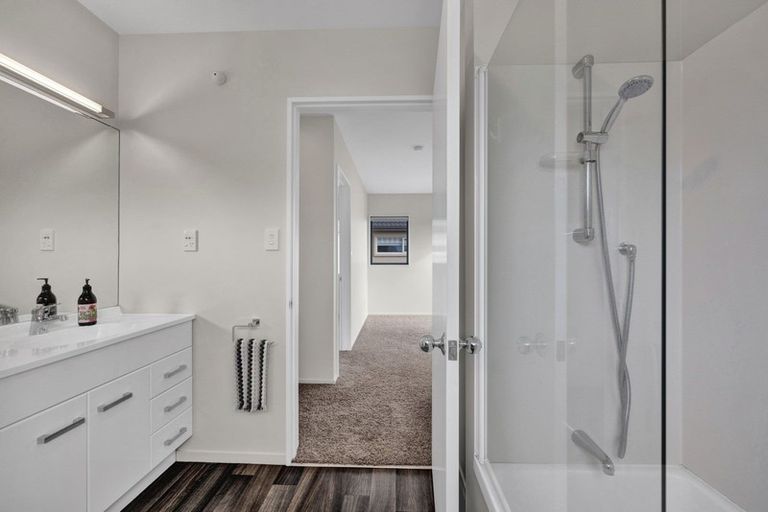 Photo of property in 2 Kawaroa Close, New Plymouth, 4310