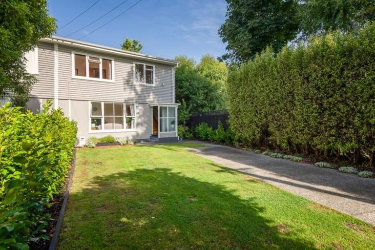 Photo of property in 37 Kowhai Terrace, Saint Martins, Christchurch, 8022
