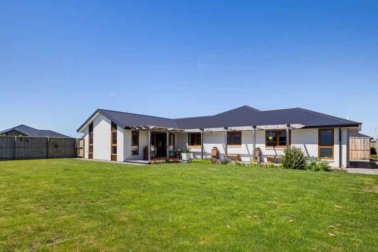 Photo of property in 2 Deans Place, Amberley, 7410