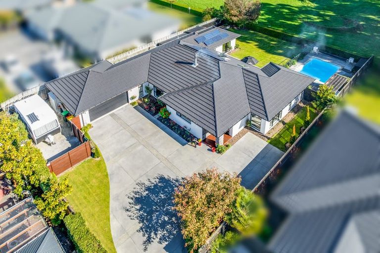 Photo of property in 9 Woodlaw Crescent, Prebbleton, 7604