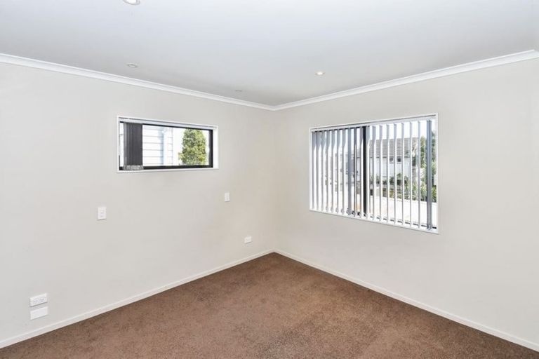 Photo of property in 2c Oxford Road, Manurewa, Auckland, 2102