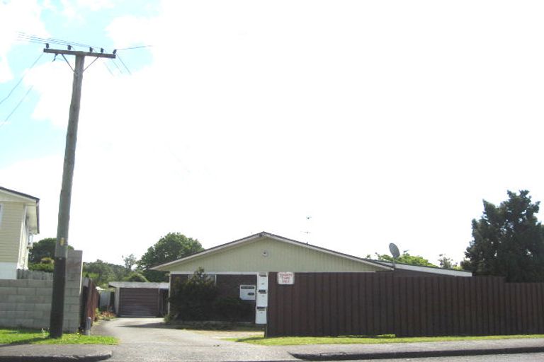 Photo of property in 1/82 Porchester Road, Papakura, 2110