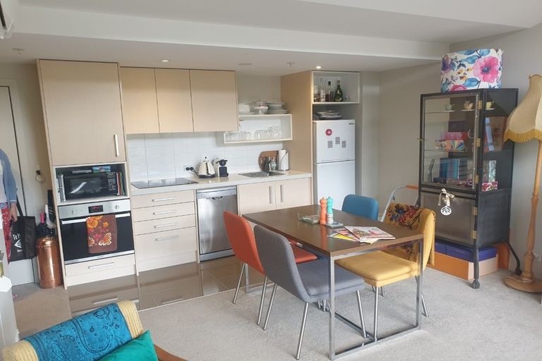 Photo of property in Nouvo Apartments, 5i/21 Rugby Street, Mount Cook, Wellington, 6021