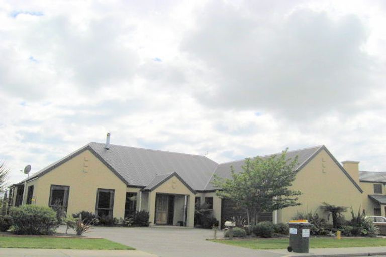 Photo of property in 38 Welsford Street, Woodend, 7610