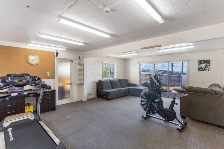 Photo of property in 4 Melandra Road, Stanmore Bay, Whangaparaoa, 0932