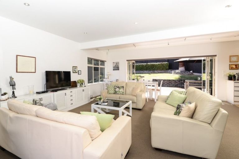 Photo of property in 58 Memorial Drive, Hamilton East, Hamilton, 3216