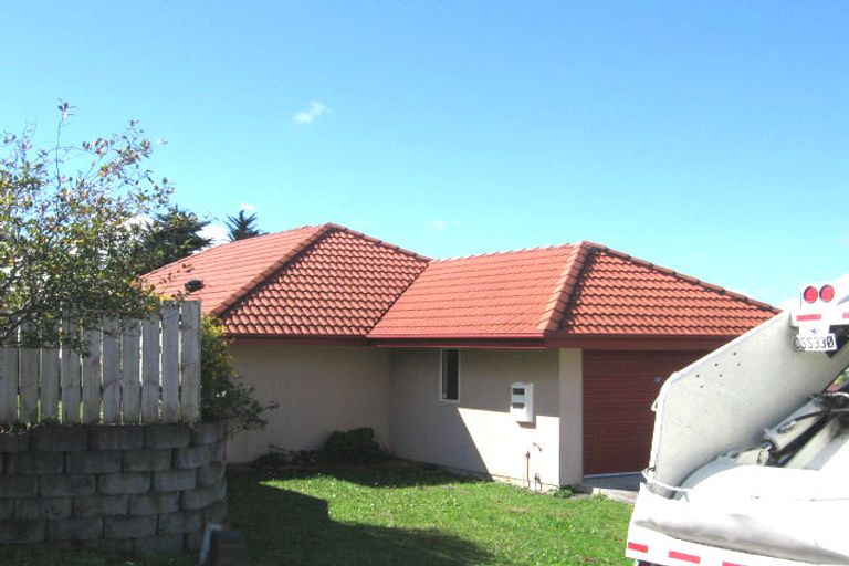 Photo of property in 6 Cretian Crescent, Henderson, Auckland, 0612