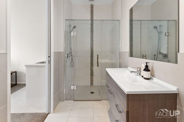 Photo of property in 86 Hobsonville Point Road, Hobsonville, Auckland, 0616