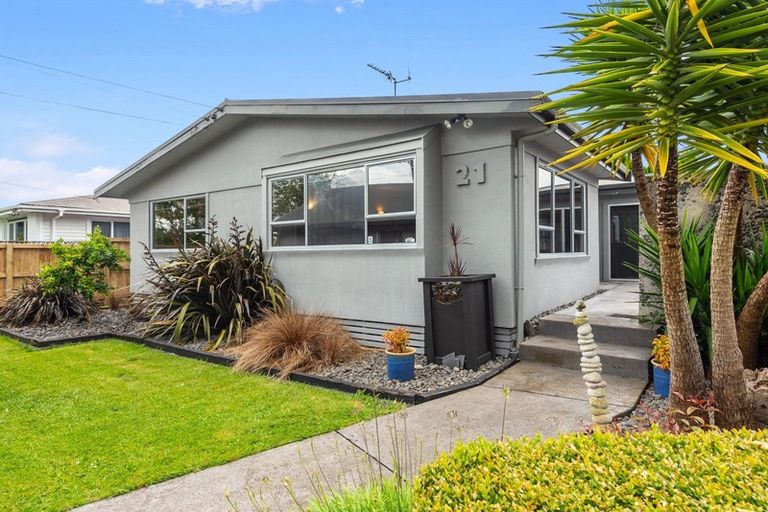 Photo of property in 21 Sandwich Road, St Andrews, Hamilton, 3200