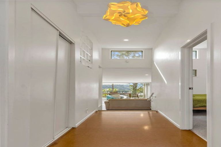 Photo of property in 11 Opou Road, Titirangi, Auckland, 0604