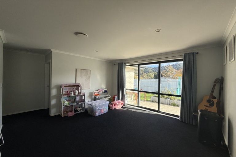 Photo of property in 34 Te Ara O Toroa, Wainuiomata, Lower Hutt, 5014