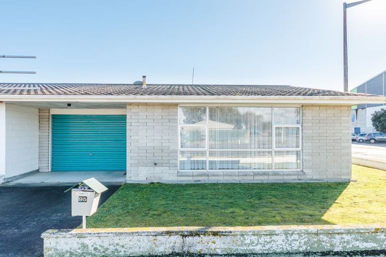 Photo of property in 87-95 Chelwood Street, Takaro, Palmerston North, 4412
