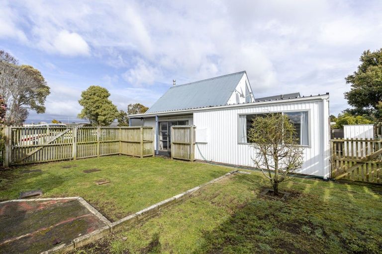 Photo of property in 9a Brierley Place, Marfell, New Plymouth, 4310