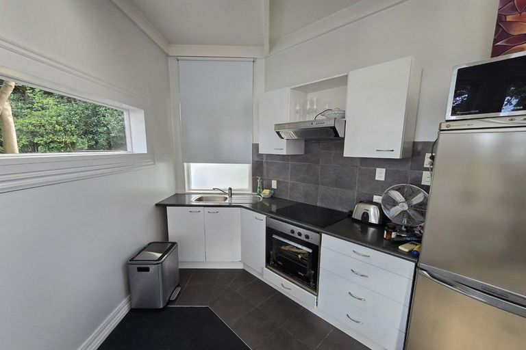 Photo of property in 4 Rangiora Avenue, Kaiwharawhara, Wellington, 6035