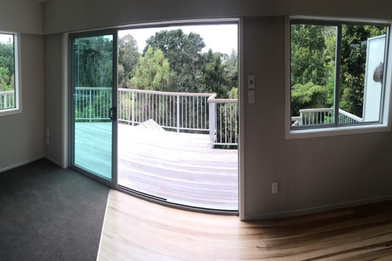 Photo of property in 14 Felstead Street, Birkenhead, Auckland, 0626