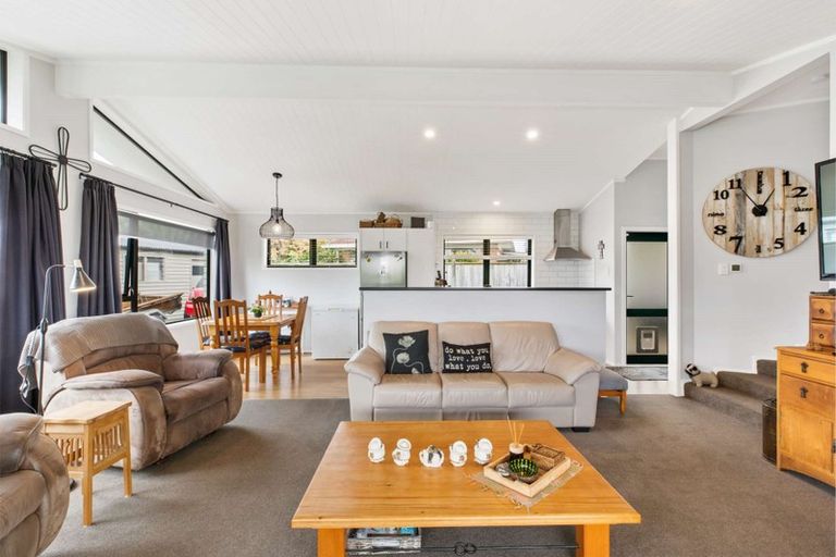 Photo of property in 2a Koromiko Place, Waiuku, 2123