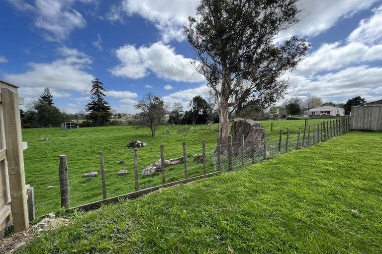 Photo of property in 16 Oldfield Lane, Marton, 4710