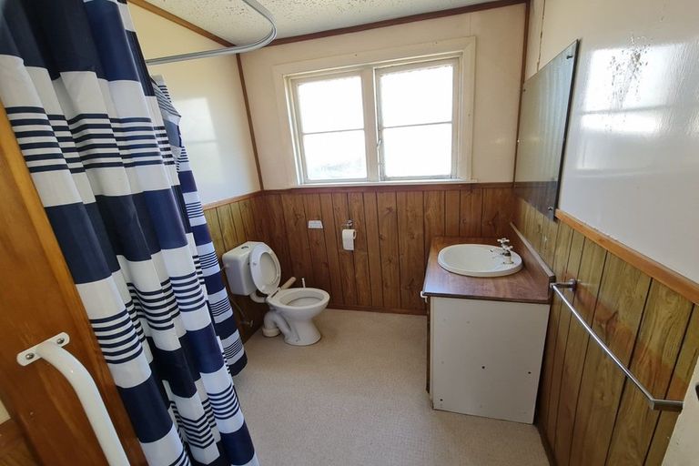 Photo of property in 32 Luff Place, Westport, 7825