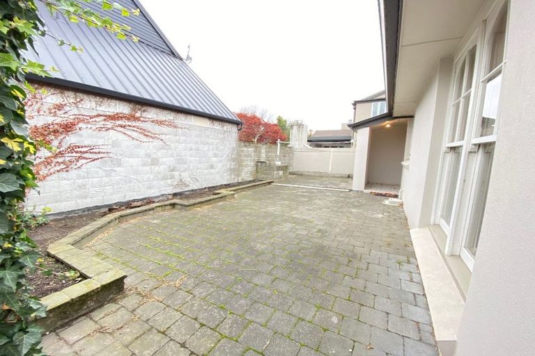 Photo of property in 17 Woodford Terrace, Ilam, Christchurch, 8053