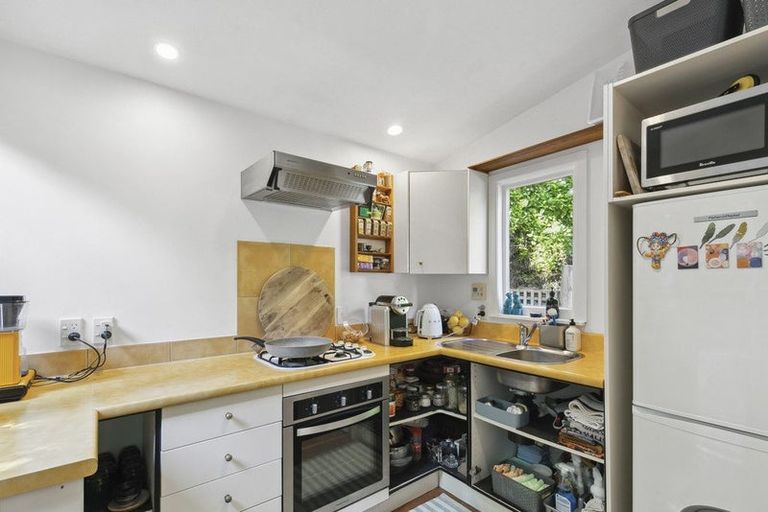 Photo of property in 6 Governor Road, Northland, Wellington, 6012