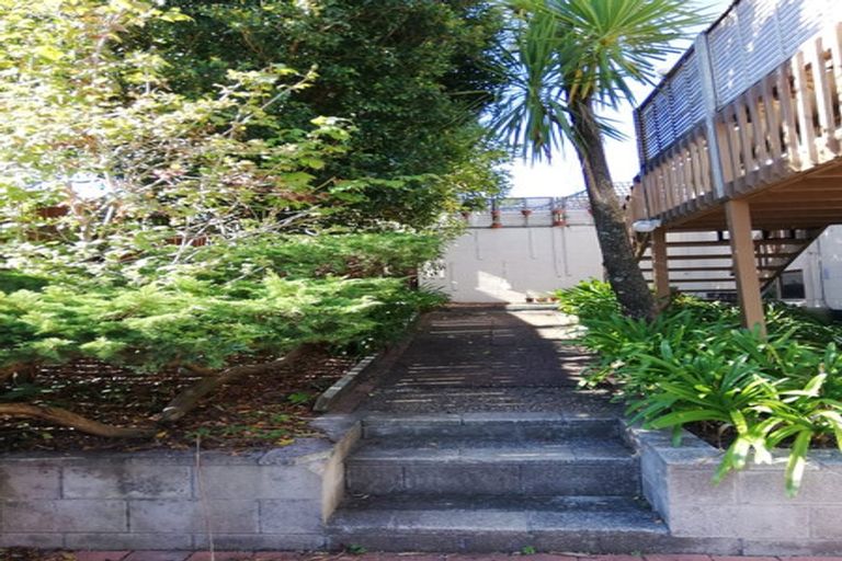 Photo of property in 2/92 Sartors Avenue, Browns Bay, Auckland, 0630