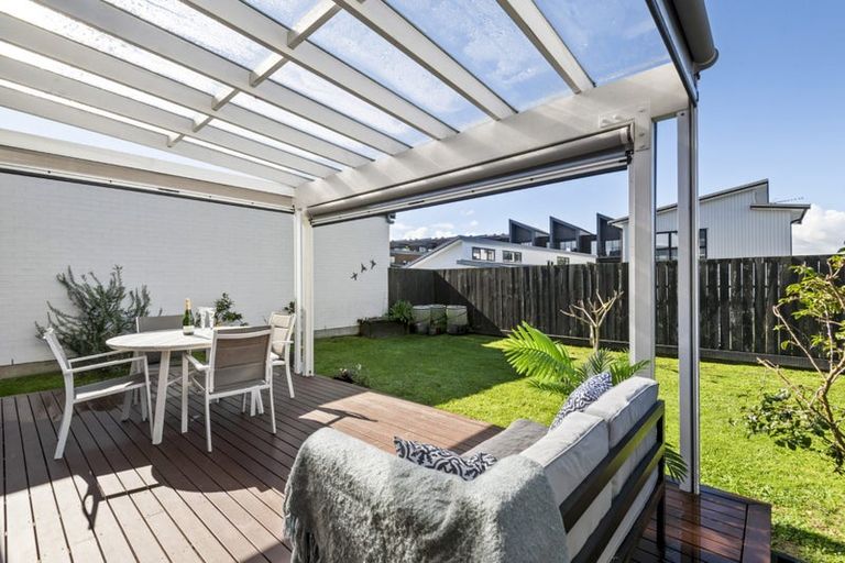 Photo of property in 15 Oioi Road, Hobsonville, Auckland, 0616