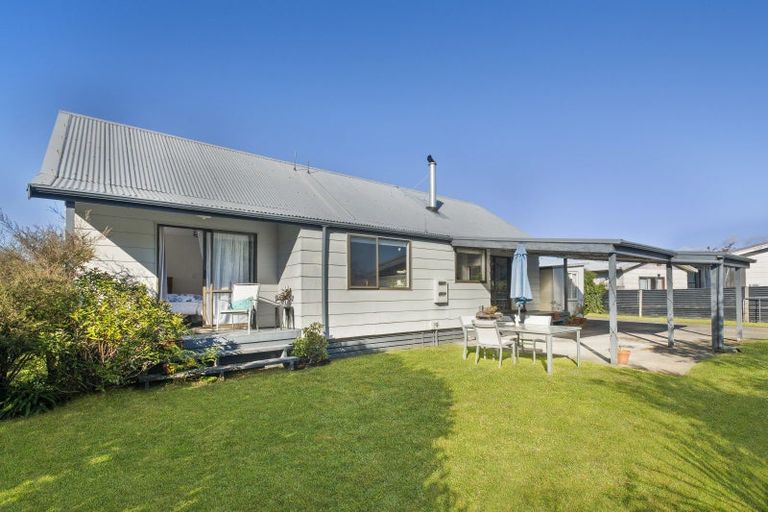 Photo of property in 29 Matthew Place, Kawaha Point, Rotorua, 3010