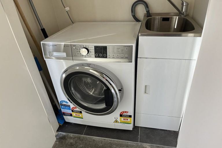 Photo of property in 25u4 Home Street, Mount Victoria, Wellington, 6011