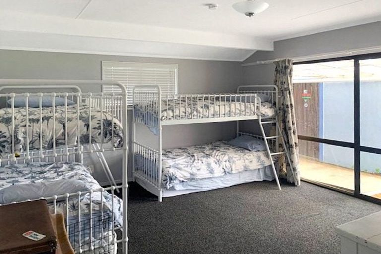 Photo of property in 6 Ruanui Street, Himatangi Beach, Foxton, 4891