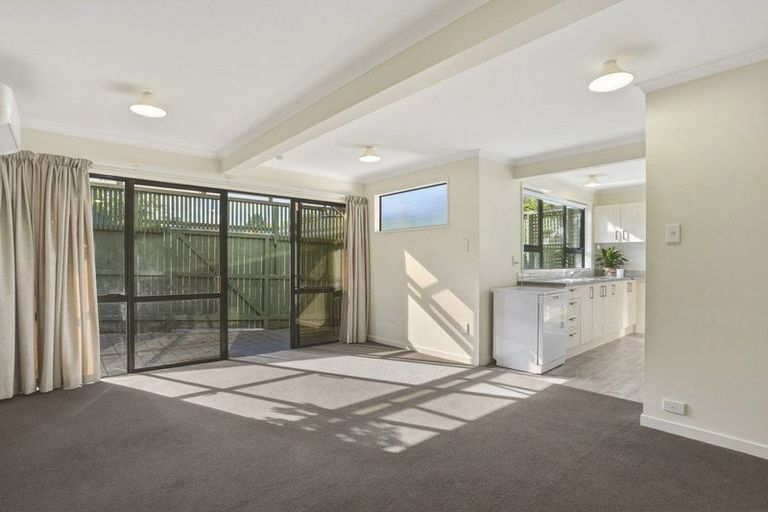 Photo of property in 360 Kaikorai Valley Road, Bradford, Dunedin, 9011