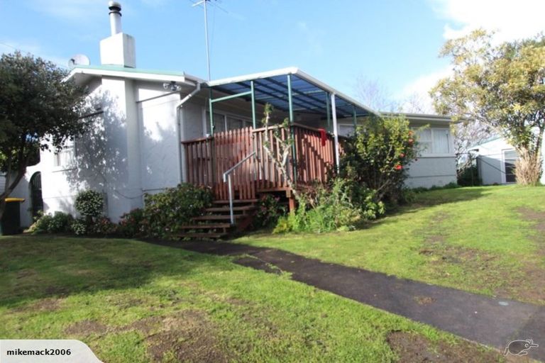 Photo of property in 19 Plumley Crescent, Mangere, Auckland, 2022